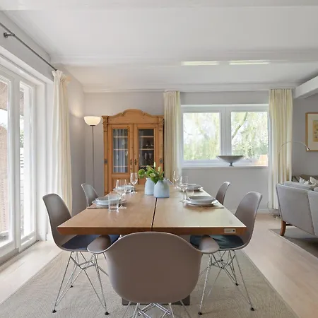 Holiday home Reetdachhaus Simon Reetdachhaus Simon Sankt Peter-Ording
