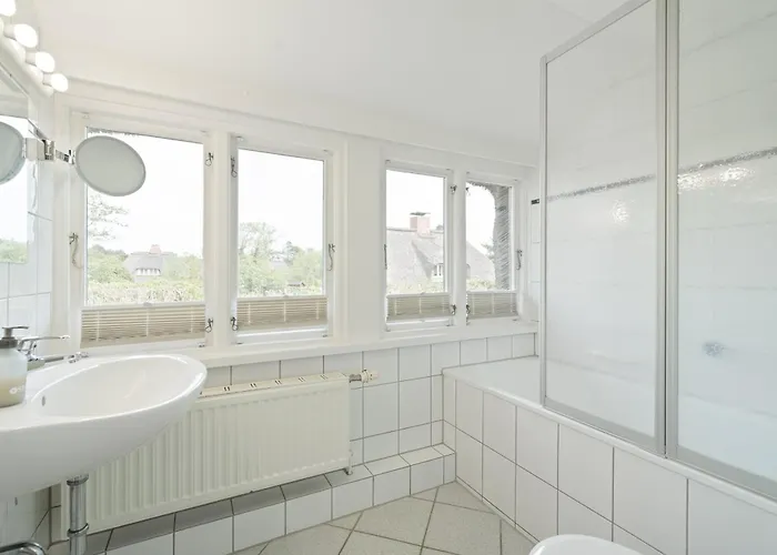 Semesterbostad Reetdachhaus Simon Reetdachhaus Simon *