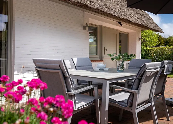 Semesterbostad Reetdachhaus Simon Reetdachhaus Simon *